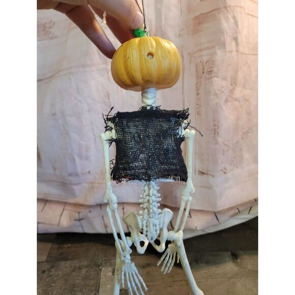 Halloween pumpkin jack-o'-lantern skeletons hanging scary prop decor - Picture 5 of 6